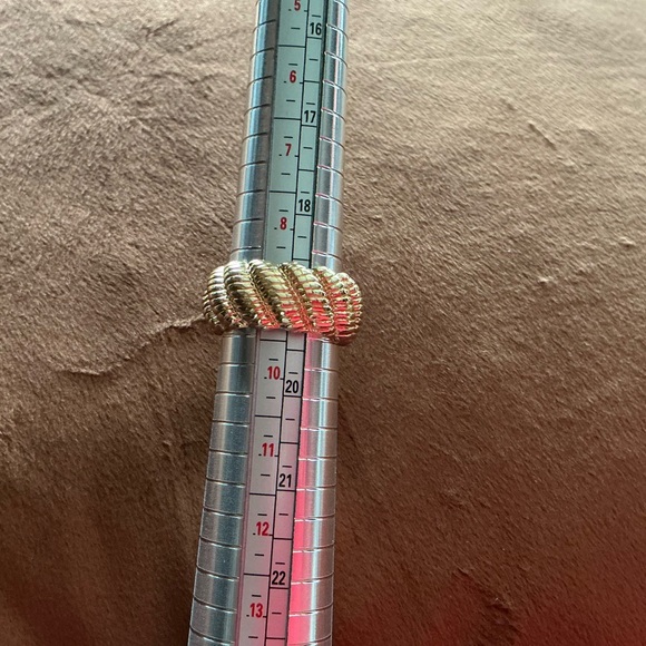 NORDSTROM RACK Textured Wide Band Ring - Picture 4 of 10